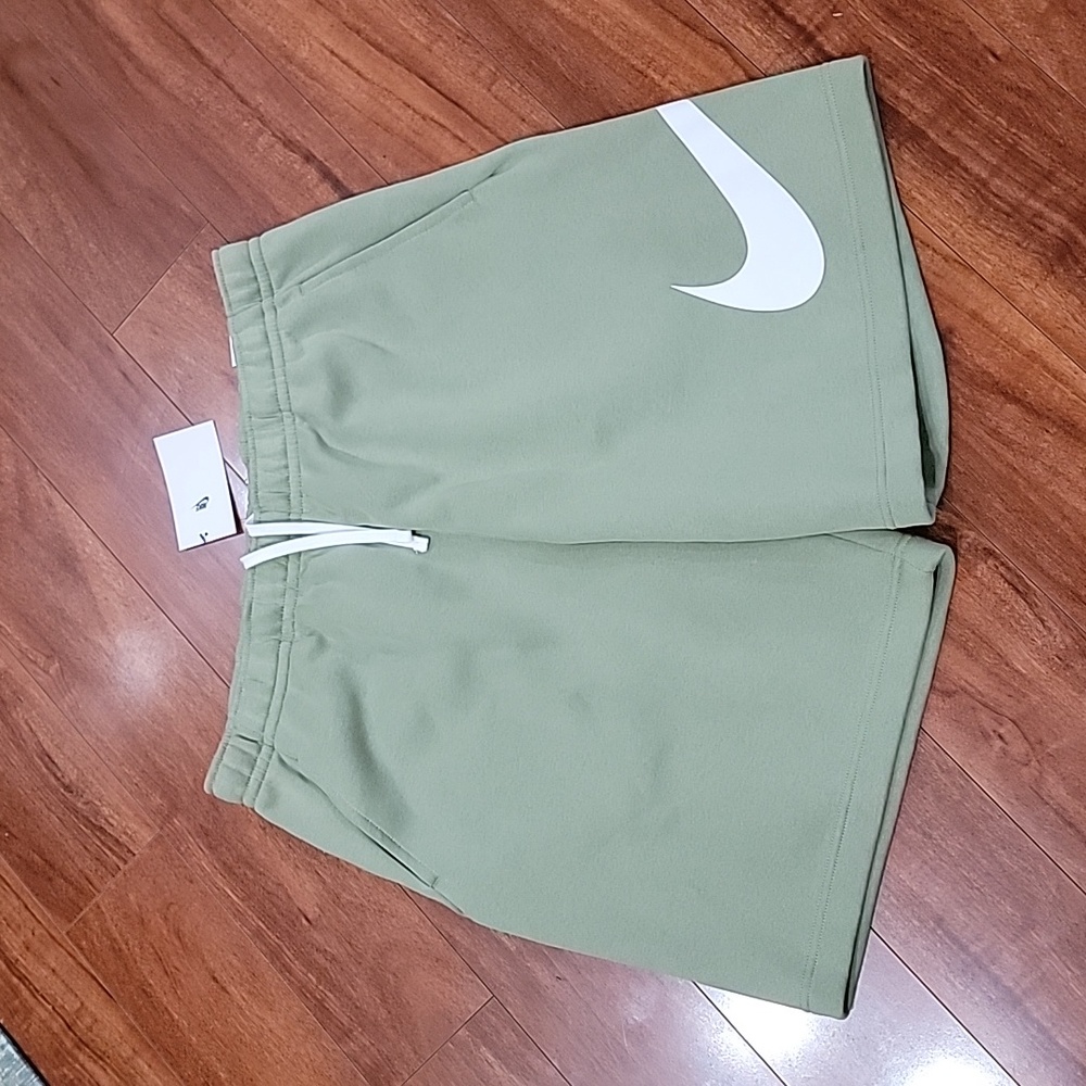 NWT Men's Nike sweatshorts